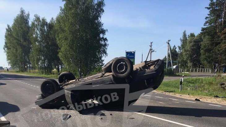На брянской трассе военный «каскадер» перевернул свой автомобиль