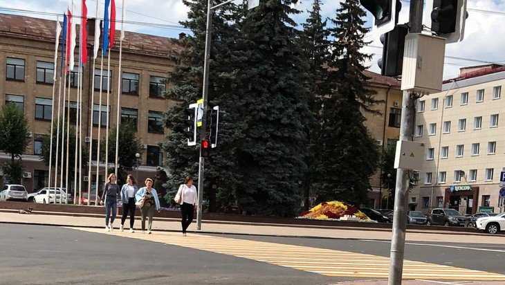 Новый светофор на площади Ленина не остановил жителей Брянска