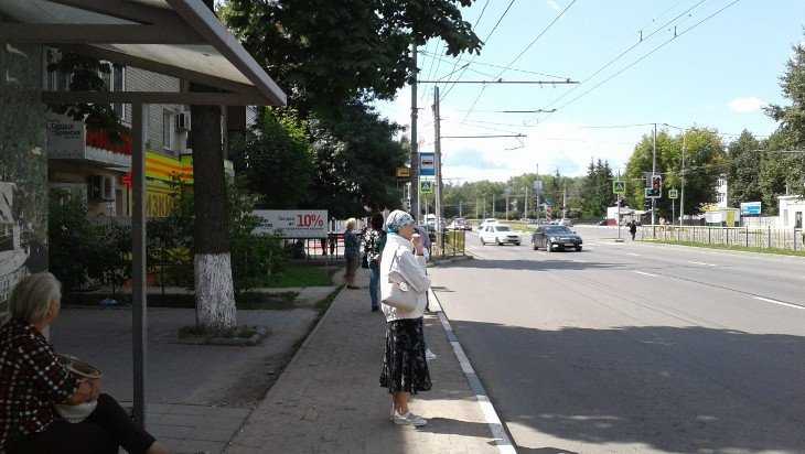 В Брянске остановку «Областная больница» отодвинули от перекрестка