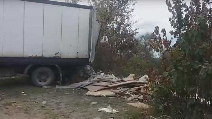 В Брянске наказали водителя «ГАЗели» за выгрузку мусора возле Орлика
