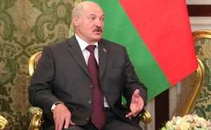Лукашенко заправляет украинские танки белорусским топливом