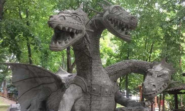 В брянский парк залетел свирепый Змей Горыныч