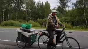 В Брянскую область в гости к брату житель Урала приехал на велосипеде