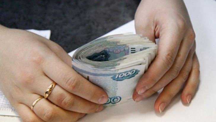 В Брянске сотрудницу фирмы осудят за присвоение 700000 рублей