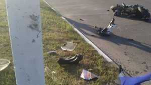 Под Брянском мотоциклист врезался в электроопору и сломал позвоночник