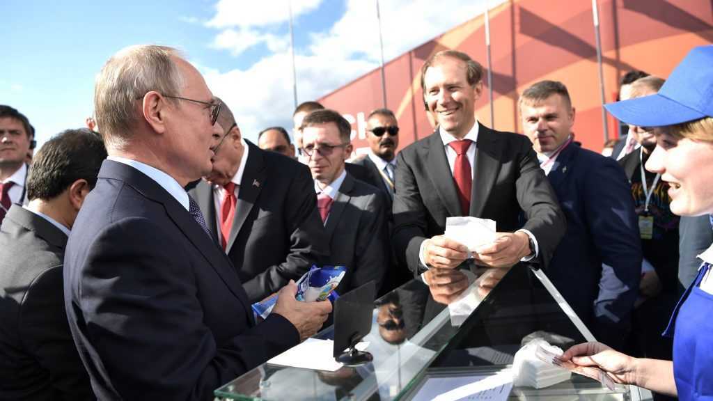 Владимир Путин вновь купил себе любимое мороженое на МАКС-2019