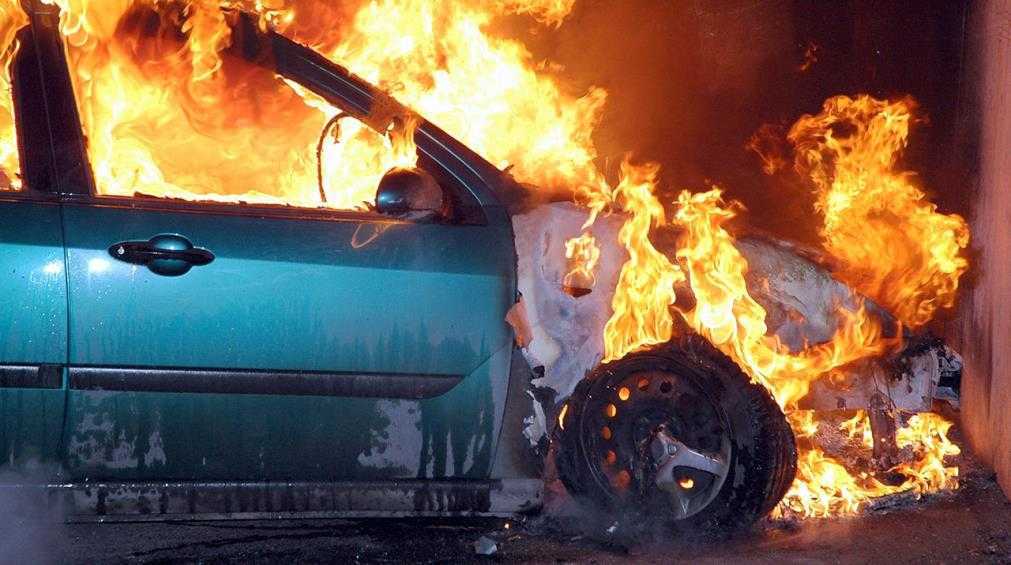В Клинцах утром 30 августа сгорел легковой автомобиль
