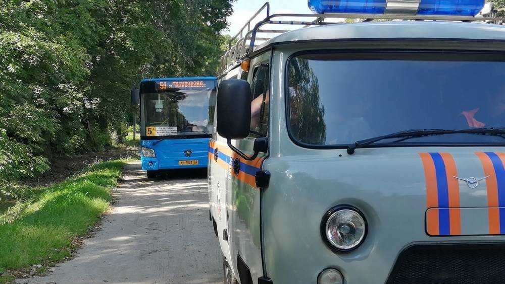 Жителей Брянска переполошил подозрительный пакет в автобусе