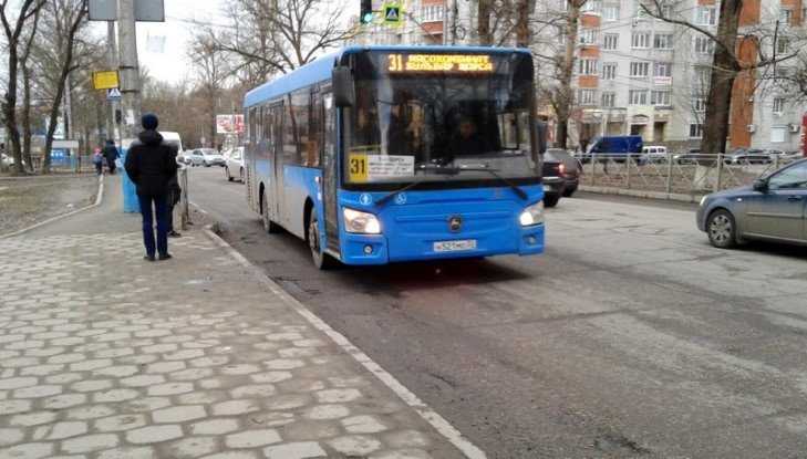 Печального брянца Антоненко в автобусе напугал злой пенсионер