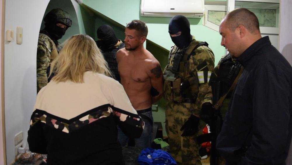 Брянские полицейские в Сочи задержали разыскиваемого сбытчика фальшивок