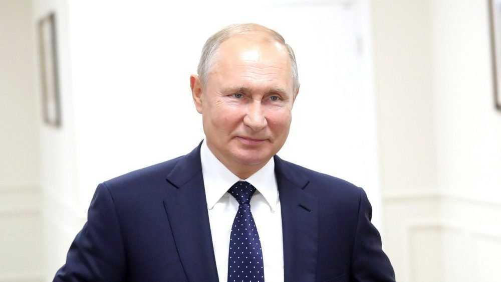 Президент Владимир Путин в ноябре поздравит 186 брянских долгожителей