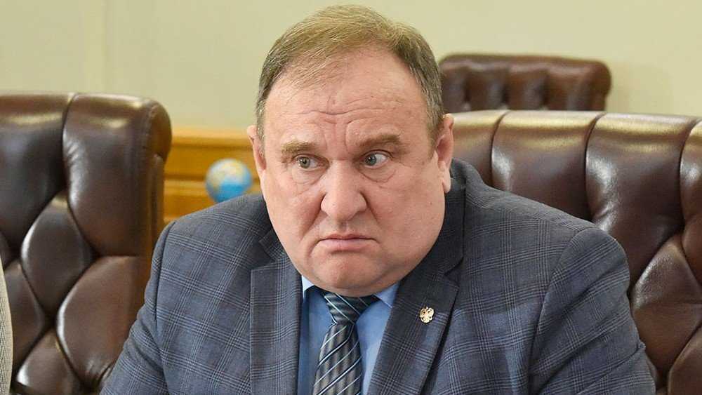Ушел в отставку глава администрации Сельцо Виктор Мамошин