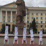 Брянские акробатки выступили на площади Ленина в Смоленске