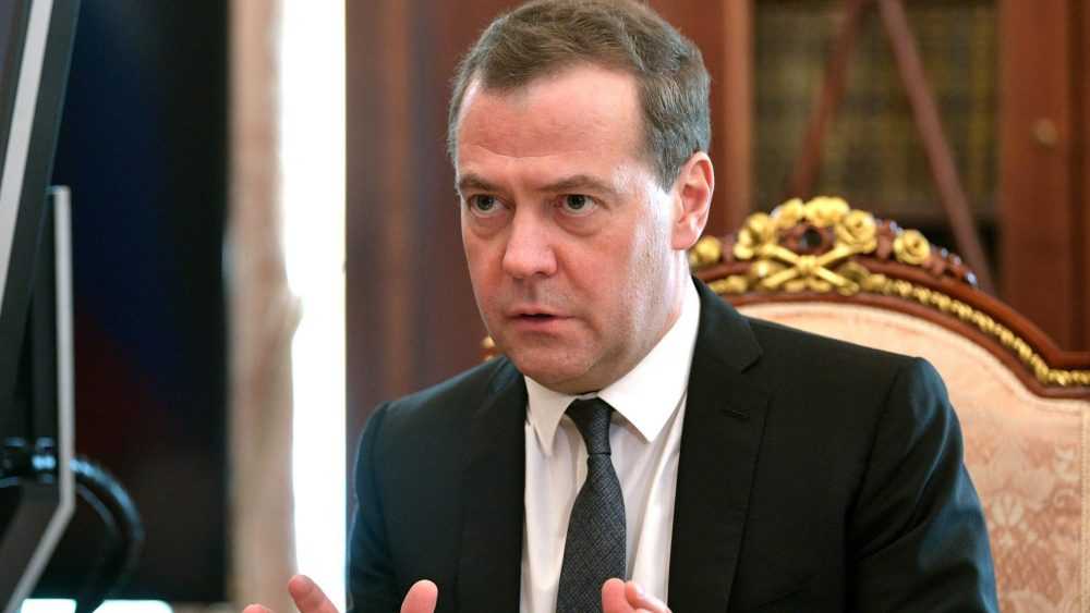 Замглавы СБ Медведев пообещал Европе цену на газ в 2 тысячи евро