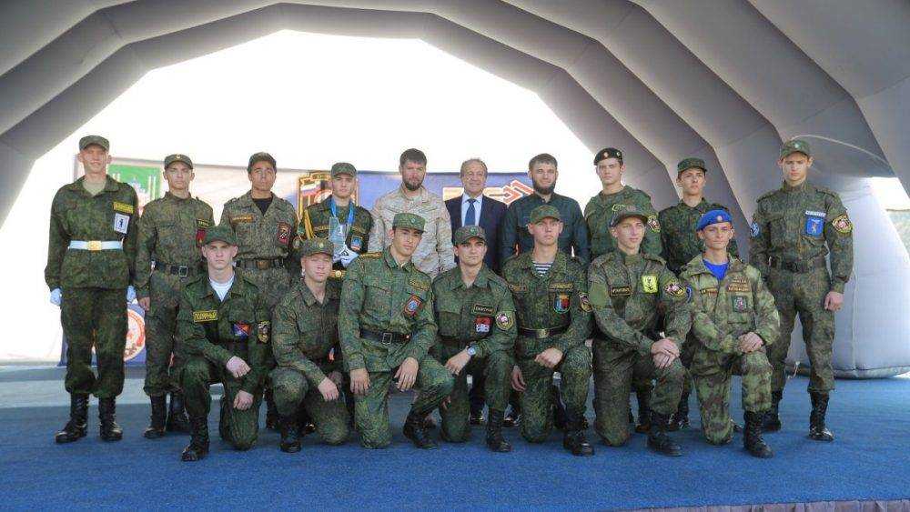 Брянские школьники привезли из Чечни 200 тысяч рублей