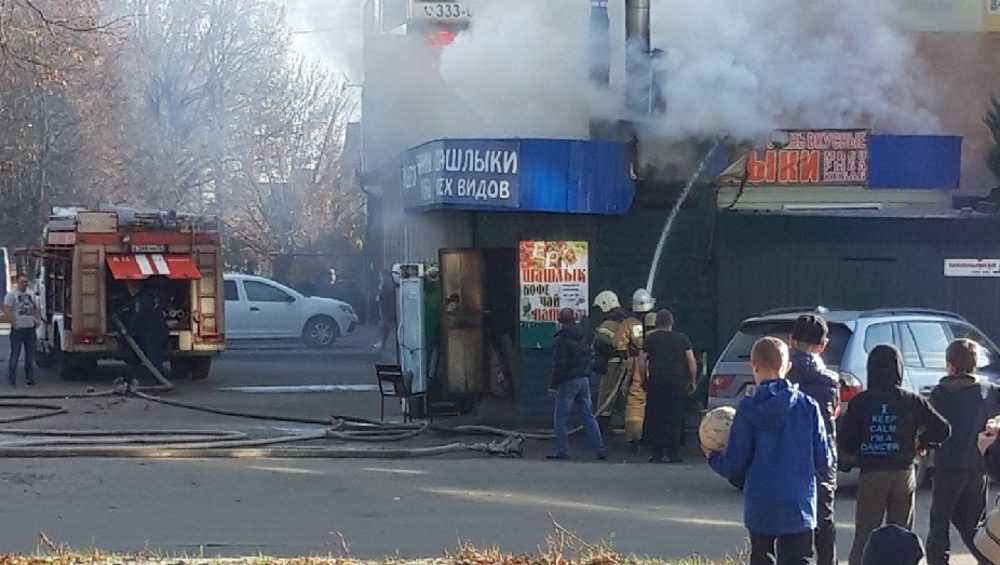В Бежицком районе Брянска сгорела шашлычная