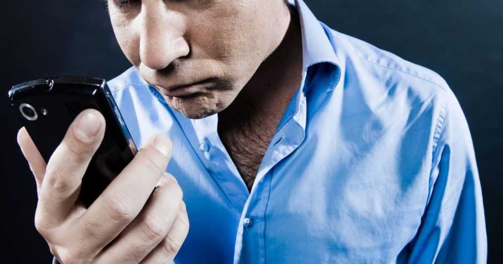 В Брянске сотрудник сотовой компании продал данные о телефонных разговорах клиентов