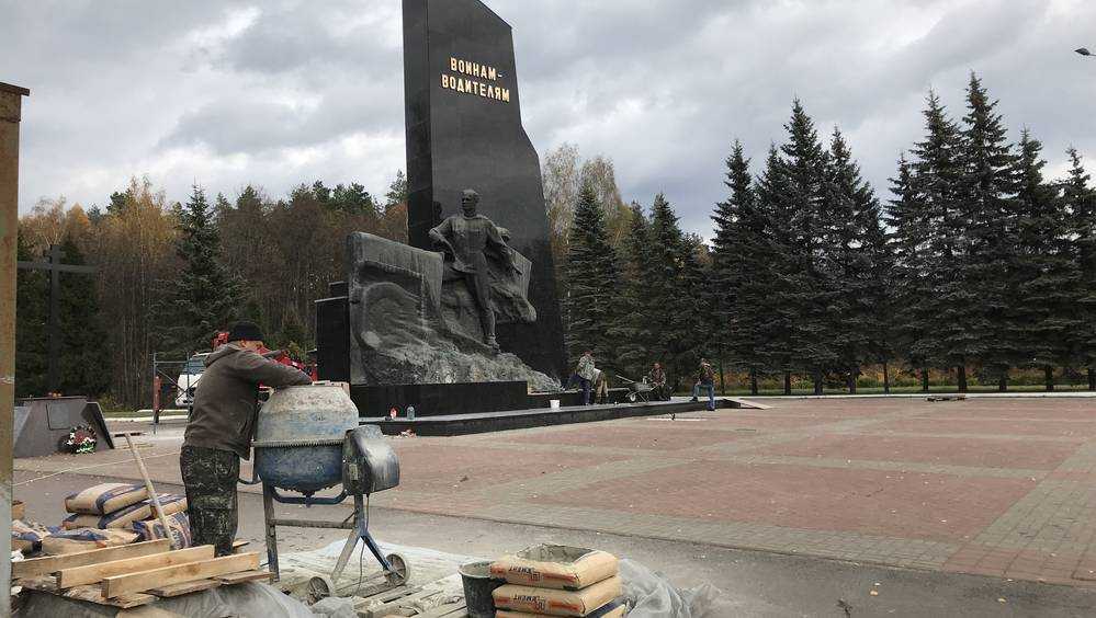 На Брянщине за два года отремонтировали более 100 воинских мемориалов