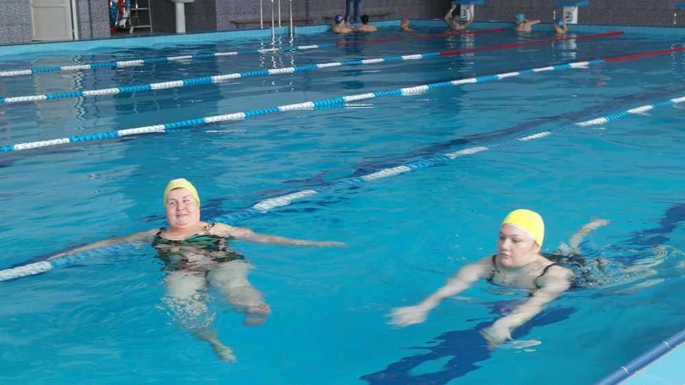 Представители суражского «Вдохновения» поплавали в белорусском бассейне