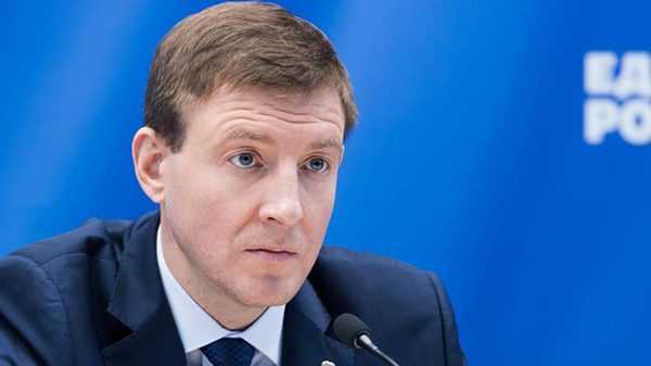 «Единая Россия» предложила увеличить долю оклада в зарплате бюджетников до 70%