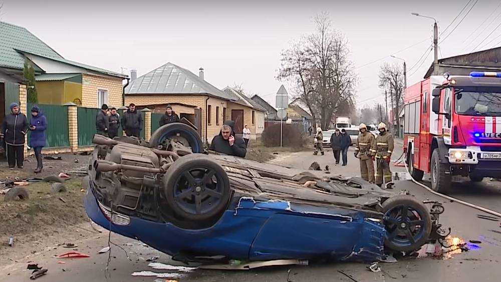 В Брянске водитель BMW на лысых шинах чудом уцелел в «пацанском» ДТП