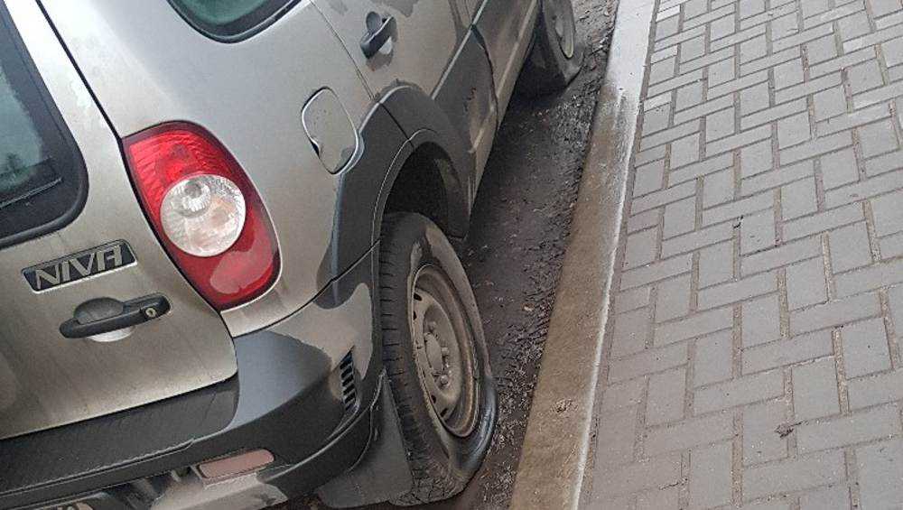 Возбуждено два уголовных дела по факту повреждения шин работников скорой помощи в Клинцах