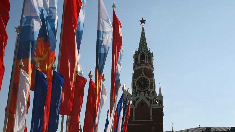 Россиян поздравили с Днем парламентаризма
