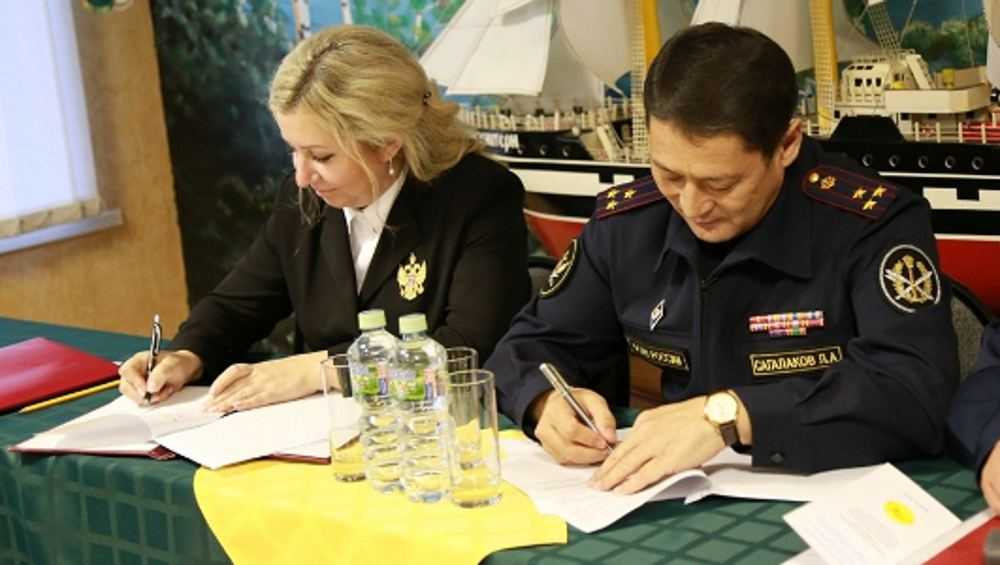 Начальник УФСИН Брянской области и детский омбудсмен подписали соглашение