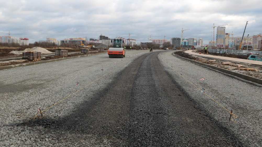 В Брянске начали асфальтировать новую дорогу на улице Советской