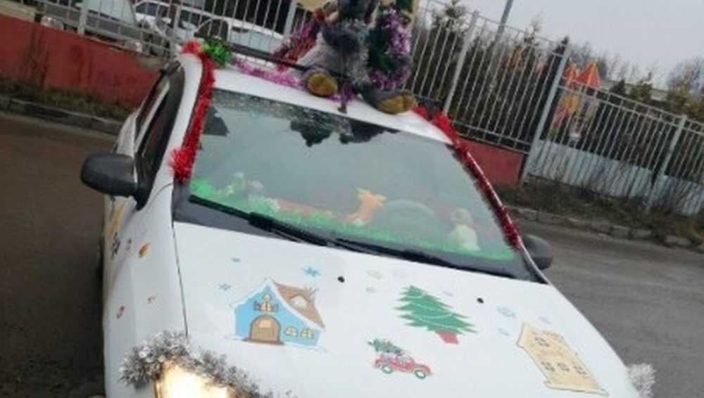В Брянске таксист подарил пассажирам новогоднее настроение