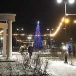 Жители Брянска 1 января вышли на улицы вечернего города