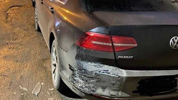 В Брянске неизвестный разбил автомобиль на улице 9 января