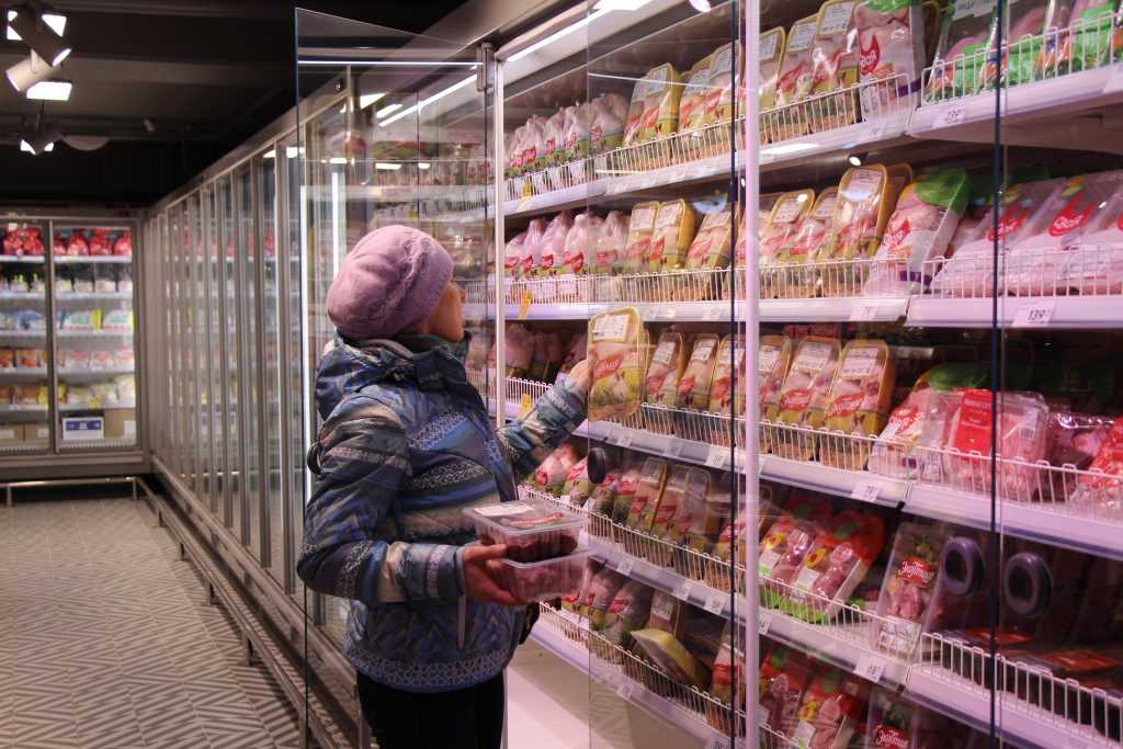В брянских «Пятёрочках» снизят цены на хлеб, тушенку, чай и молоко