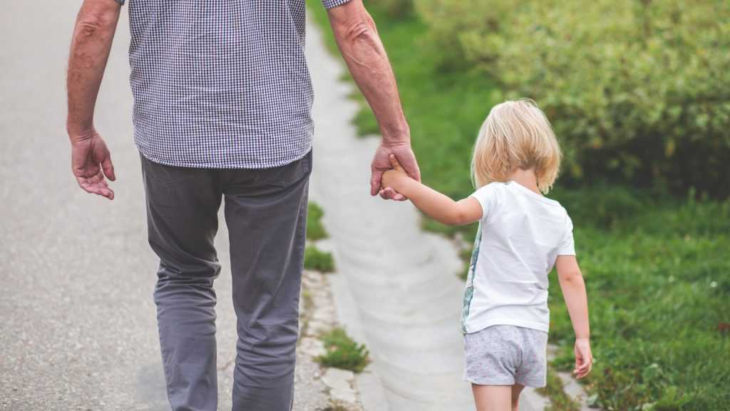 Брянским многодетным отцам-одиночкам окажут социальную поддержку