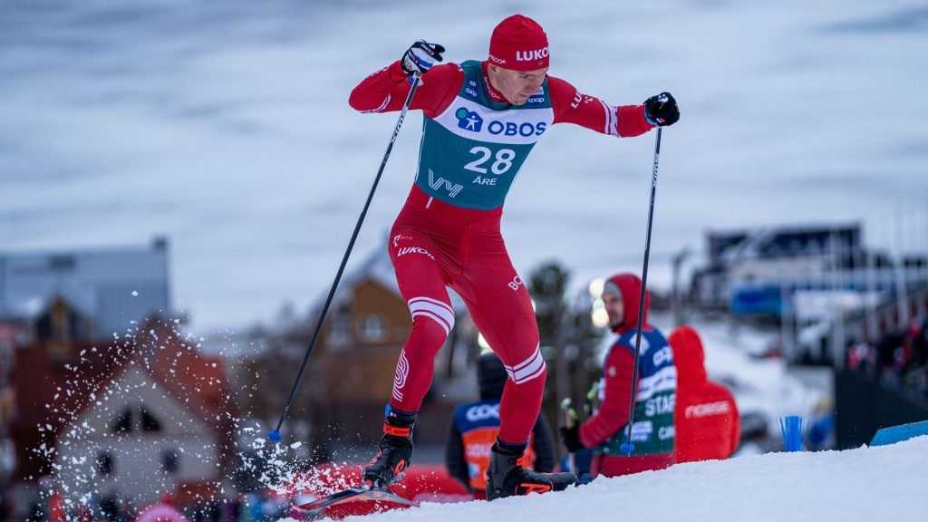 Норвежцы обвинили брянского лыжника Большунова в победе с помощью снегохода