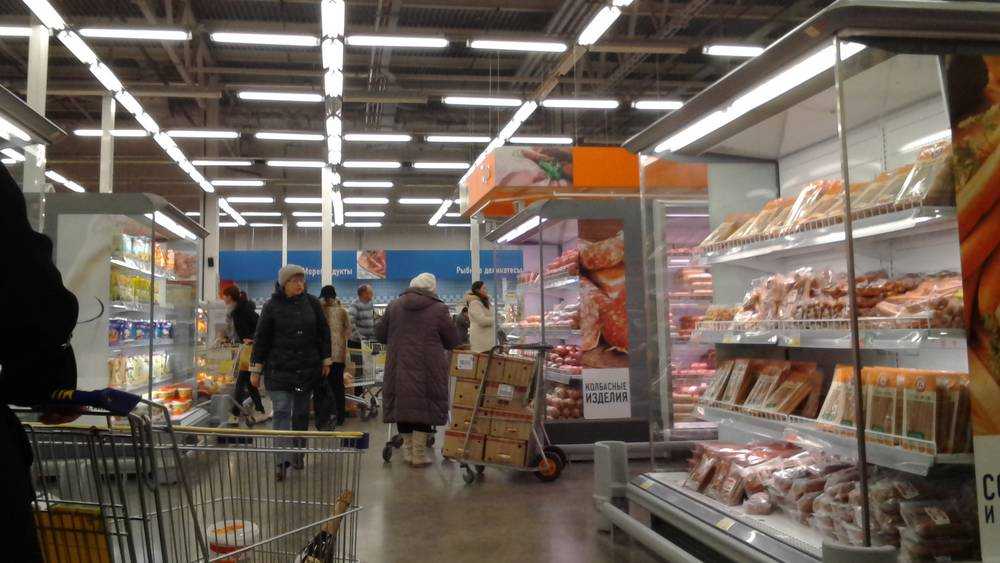 В Брянске из-за коронавируса закроют все магазины, кроме продуктовых