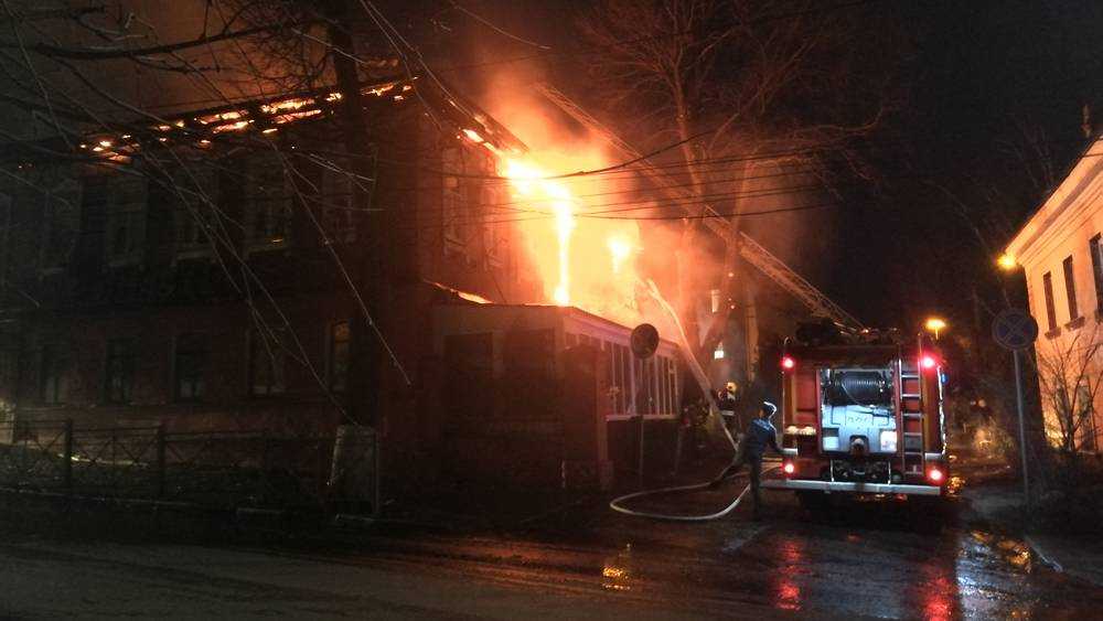 В Брянске сгорело здание, где располагался бар Rollings