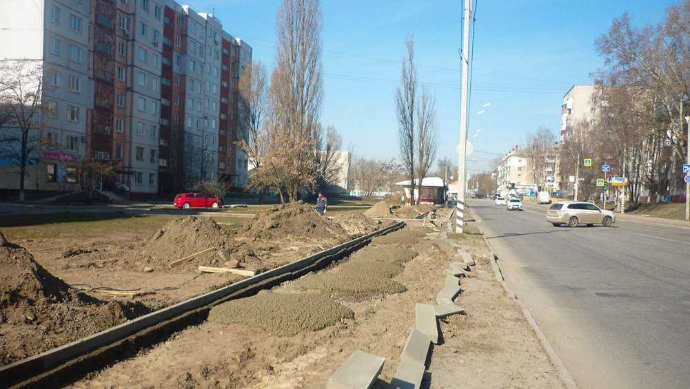 В Брянске начали ремонтировать дорогу на улице Бурова