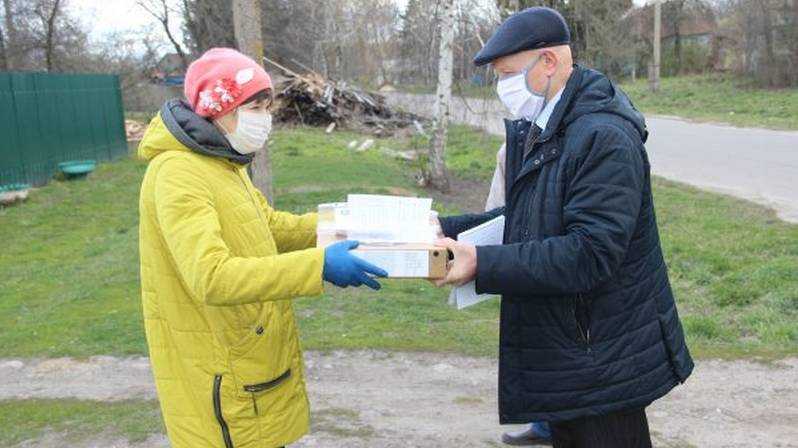 Депутаты областной Думы  помогают многодетным семьям