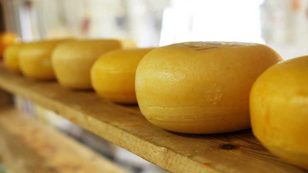 В Брянске задержали дерзкого похитителя сыра из магазина