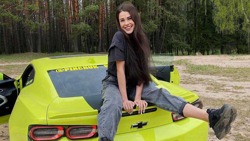 Брянскую участницу «Дома-2» Ирину Пинчук лишили миллионов в Instagram