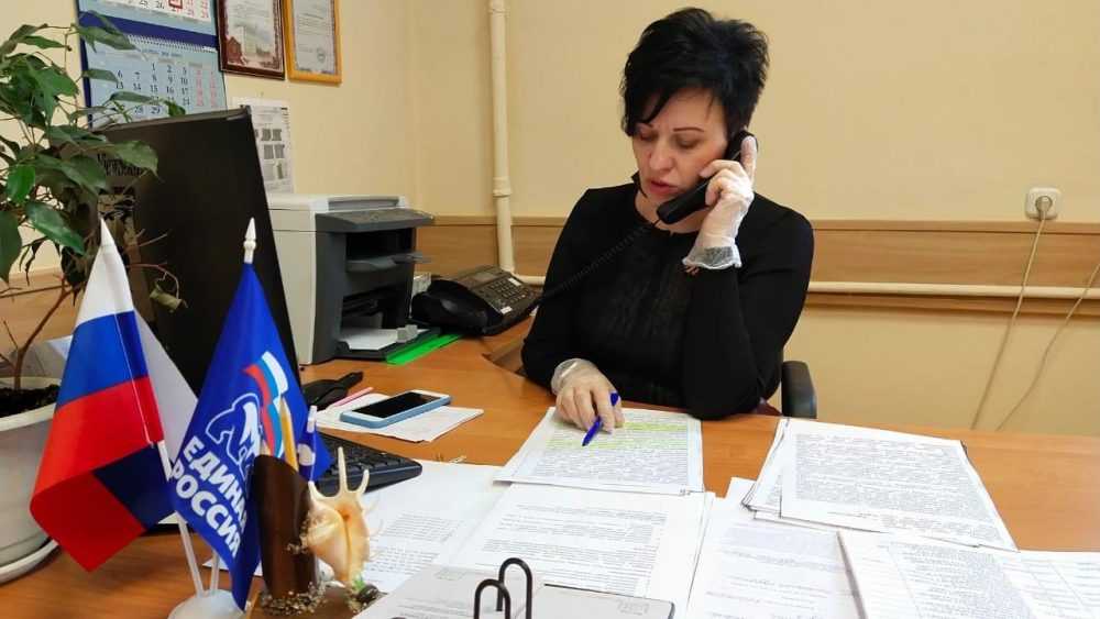Валентина Миронова провела дистанционный приём граждан по вопросам защиты трудовых прав