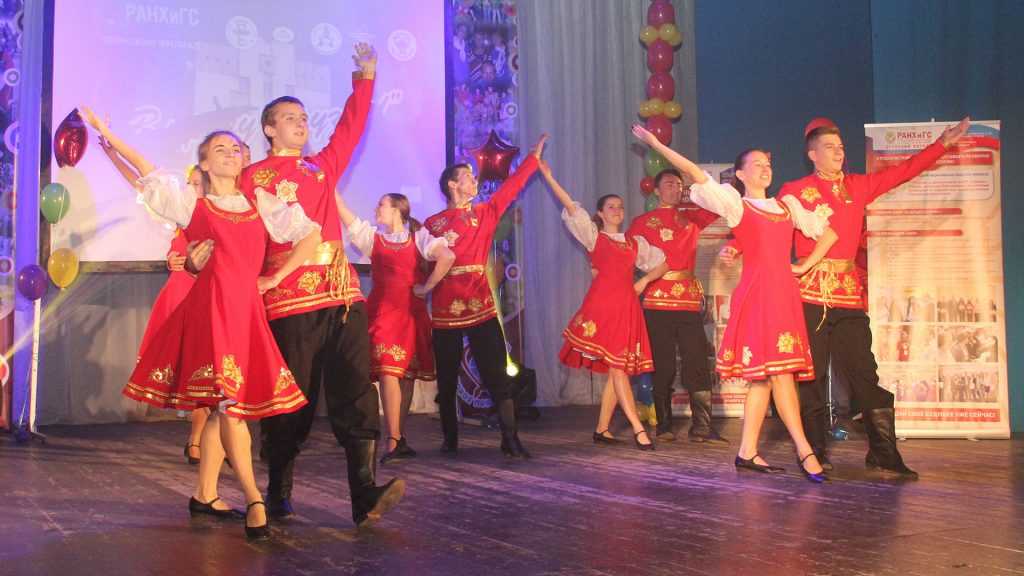 Брянские студенты примут участие в международном флешмобе Russian dance