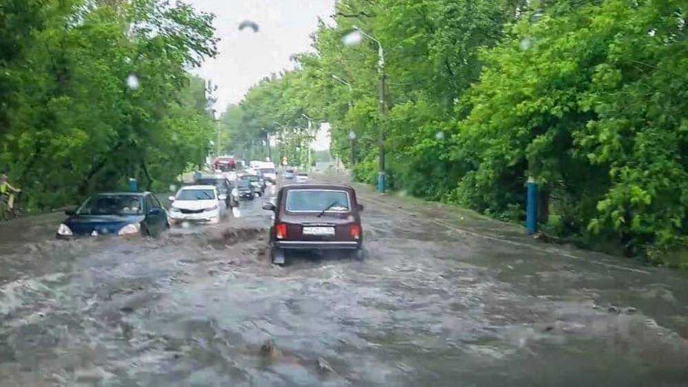 Житель Брянска взыскал с администрации города ущерб за затопленный из-за ливня автомобиль