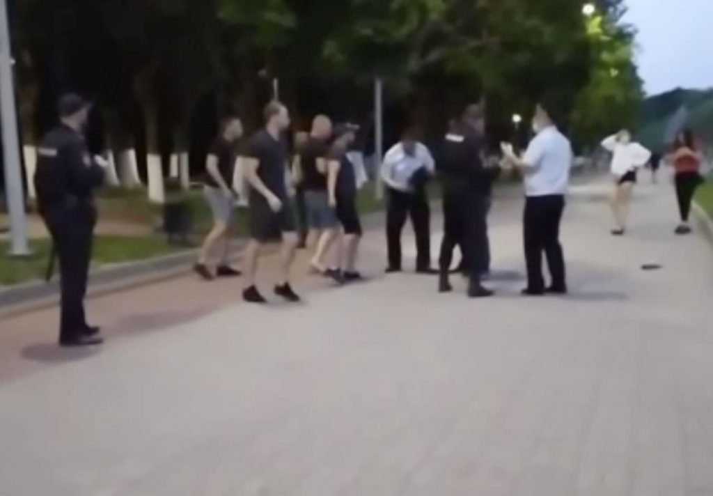 В Брянске после потасовки с молодежью полиция провела рейд на Кургане