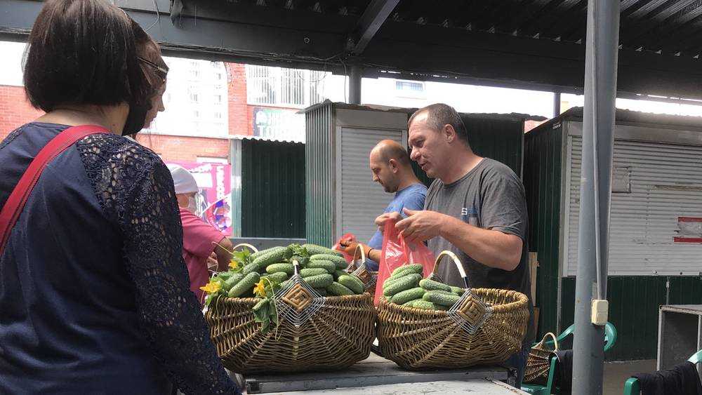 В Брянске открыли еще три овощных рынка