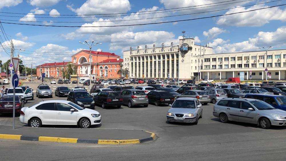 Администрация Брянска пересмотрит стоимость оплаты стоянки у железнодорожного вокзала