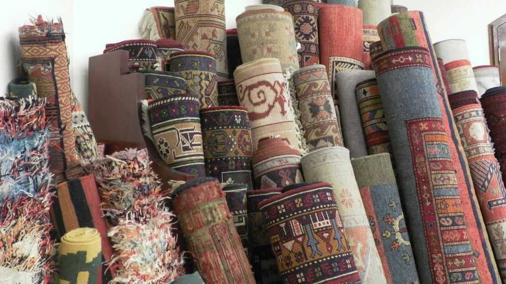 Бельгийские ковры из вискозы: преимущества и особенности