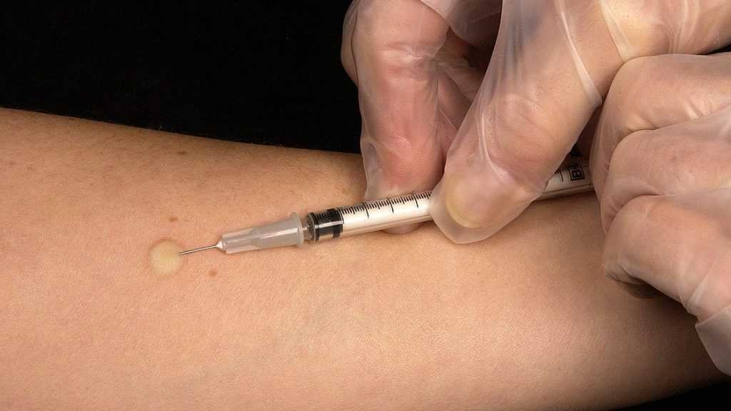 Ученые признали эффективность российской вакцины от коронавируса