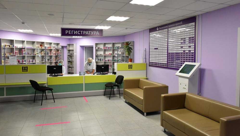 Губернатор Богомаз оценил новую детскую поликлинику Брянска